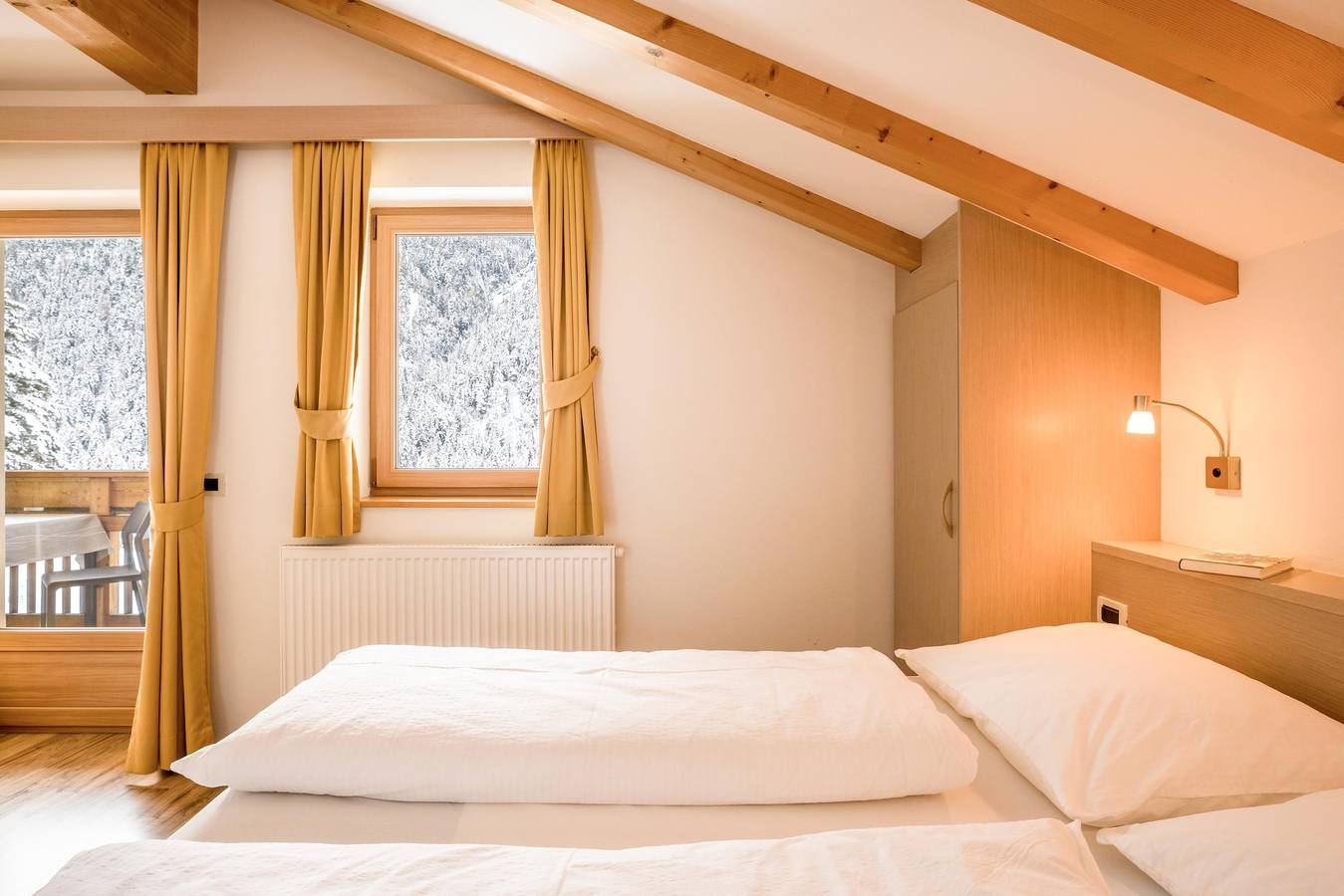 Ganze Wohnung, Runcac - Ferienwohnung Roterins mit Bergblick, Wlan & Balkon in San Vigilio di Marebbe, Enneberg