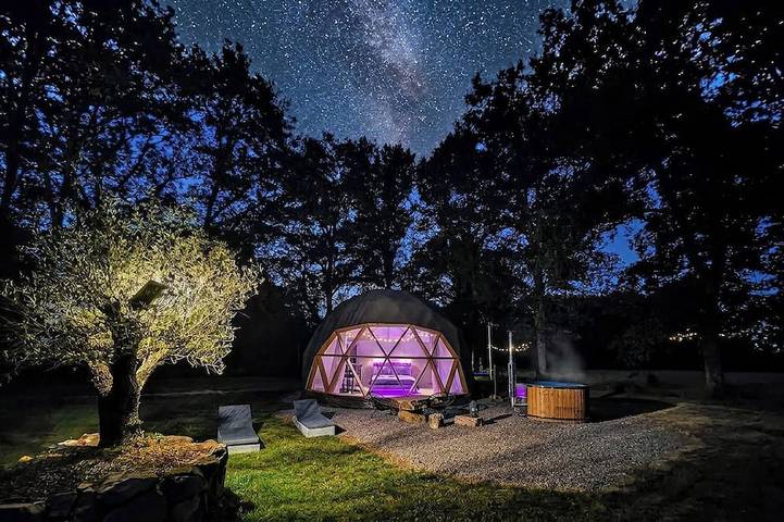 Location de vacances pour 2 personnes, avec jacuzzi et jardin à Lesterps