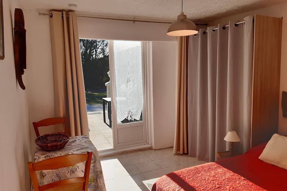 La ferme de Manon  Les Genêts Dans propriété agricole du 18ème gite indépendant in Montferrat, Région de Draguignan