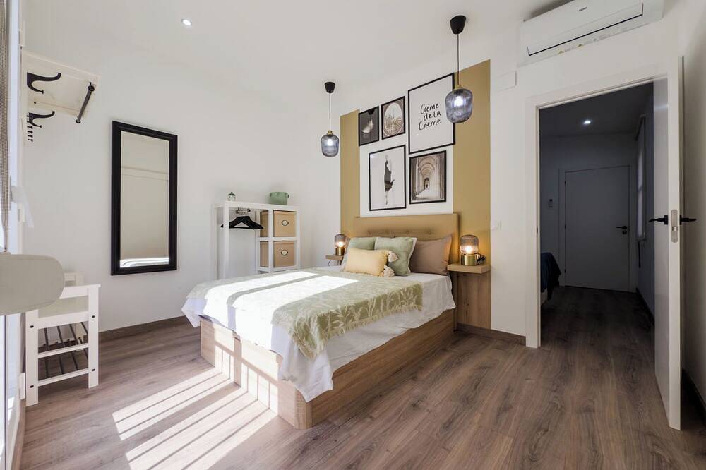 Ganze Wohnung, Apartment 2 in Ronda Sant Pau in Barcelona Zentrum, Barcelona