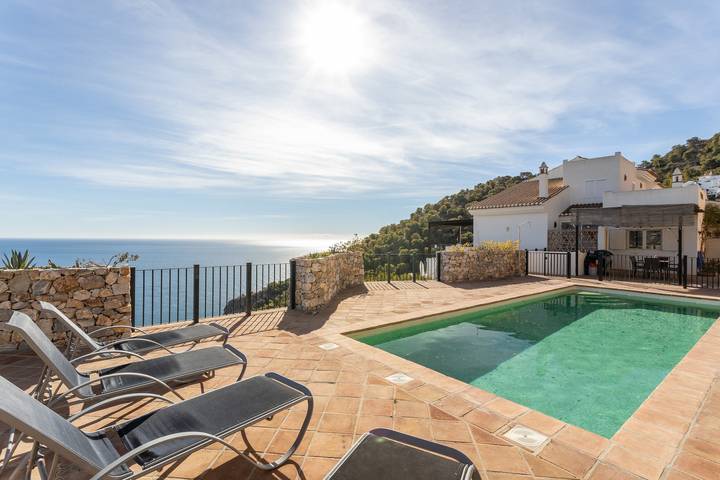 Villa pour 10 personnes, avec Balcon ainsi que Jardin et Bassin pour enfant