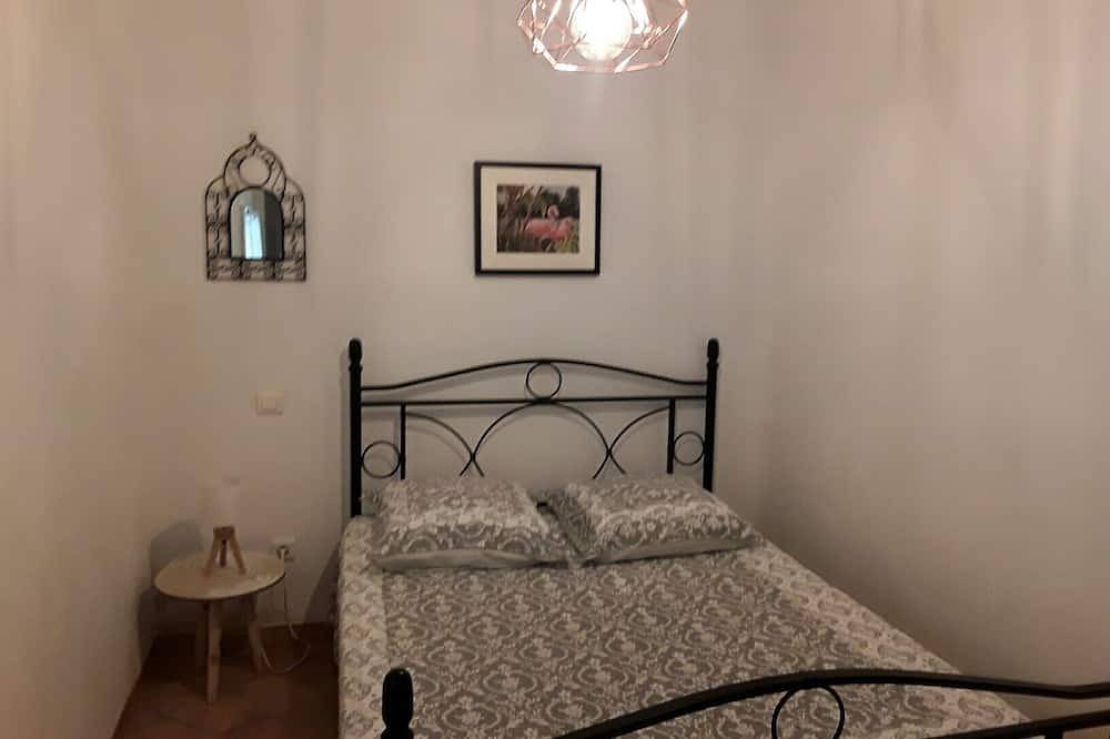 Gite De Caractère Avec Piscine Dans Un Mas Traditionnel Camarguais in Albaron, Arles