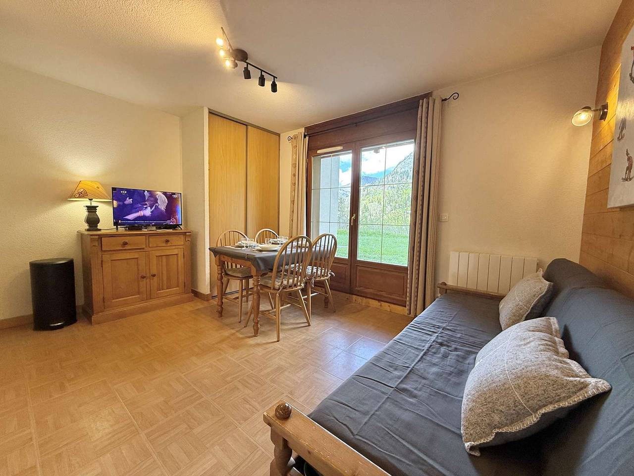 Appartement entier, Appartement chaleureux à Flumet avec accès direct aux pistes in Flumet, Région d'Albertville