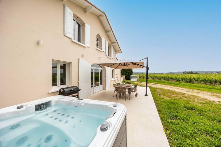 Maison du Grand Chêne: casa de vacaciones con Wi-Fi en el corazón del viñedo in Saint-Sulpice-de-Faleyrens, Región de Libourne