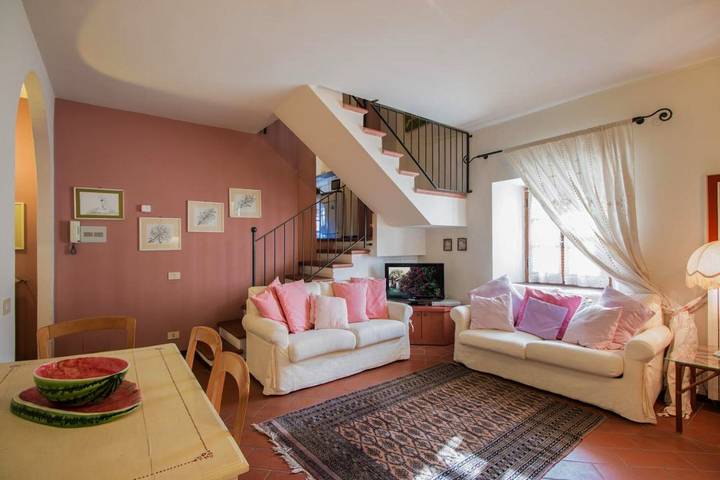 Maison de campagne pour 2 personnes, avec piscine ainsi que jardin et vue sur le lac dans Massino Visconti - 3