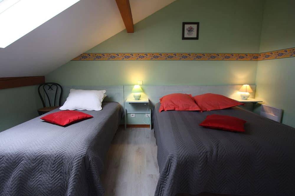 Geheel appartement, Cozy Mountain Getaway with Terrace, Near Spa & Casino in Le Val-d'Ajol, Parc naturel régional des Ballons des Vosges