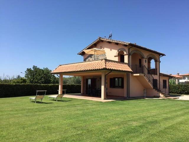 Agriturismo per 3 persone, con Terrazza e Giardino nonché Panorama a Bolsena