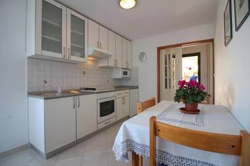 Cottage pour 2 personnes, avec jardin à Poreč