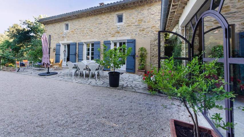 Cottage pour 2 personnes, avec piscine et jardin à Saint-Alexandre