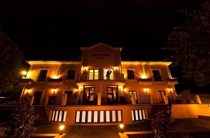 Maison de campagne pour 3 personnes, avec bassin pour enfant et jacuzzi ainsi que jardin et piscine à Loja - 2