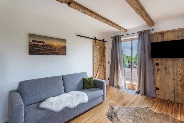 Ganze Wohnung, Ferienwohnung "Beim Nik mit Wanderreitstation" mit Bergblick & Balkon in Höslwang, Chiemsee