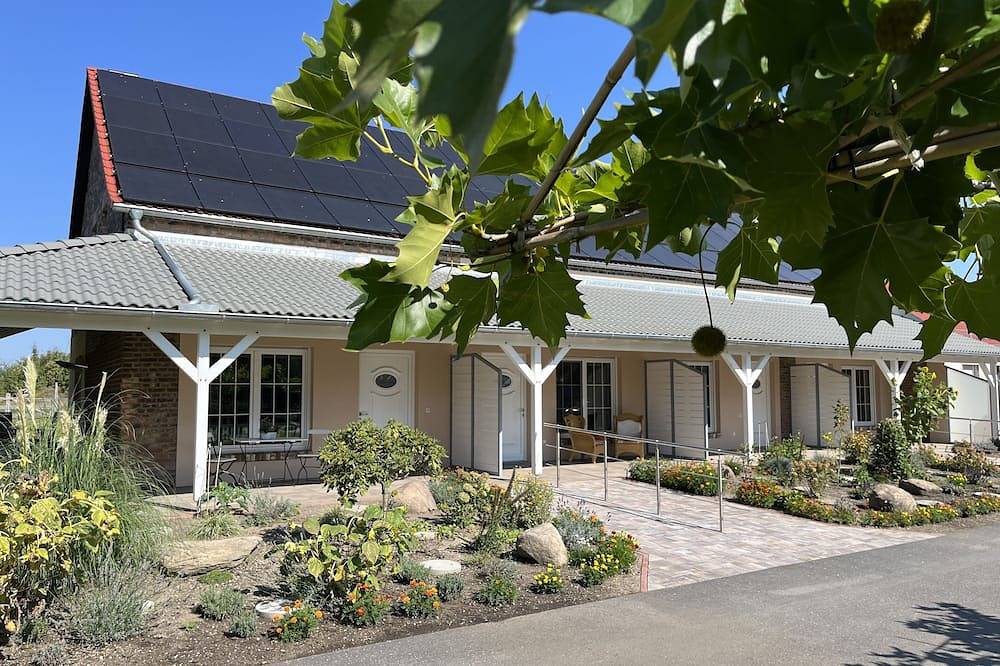 Entire apartment, Ferienwohnung auf dem Bauernhof mit Terrasse in Zahna-Elster, Fläming Heath