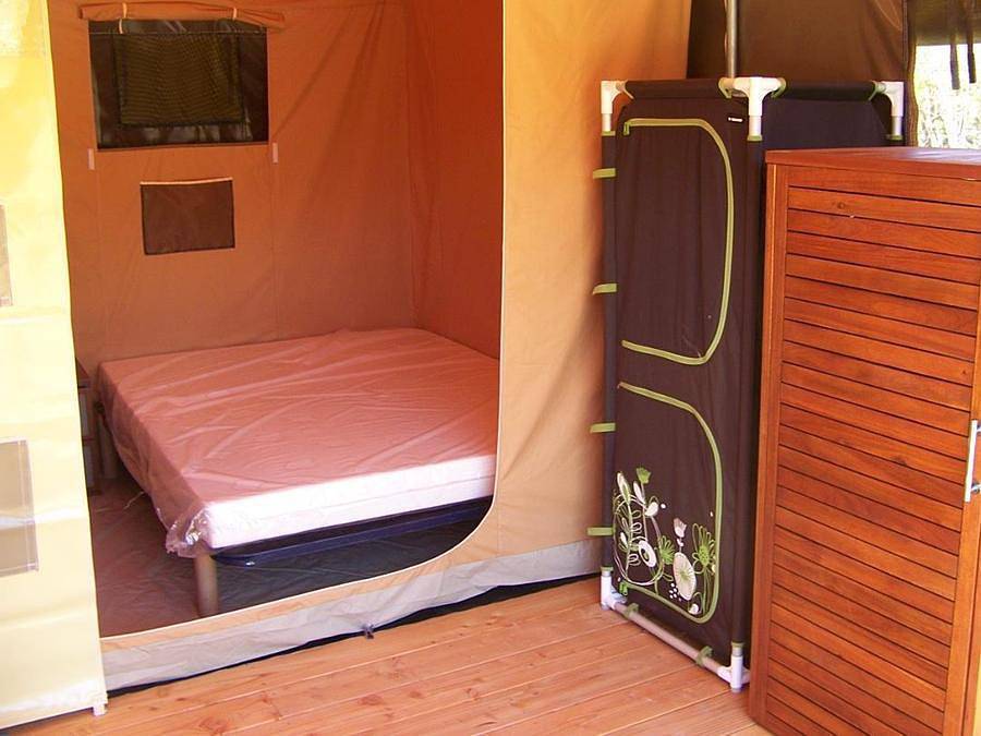 Camping Les Hortensias - Bungalow toilé 5 personnes - (sans sanitaires) in Rosières (Ardèche), Parc naturel régional des Monts d'Ardèche