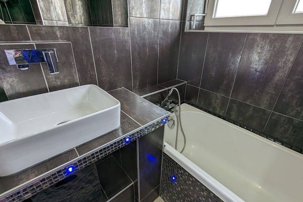 Maison spacieuse avec spa, animaux acceptés, près d'Épinal in Dounoux, Région d'Épinal