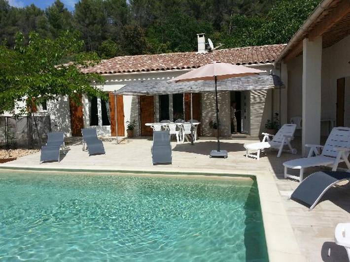Villa pour 8 personnes, avec terrasse et piscine