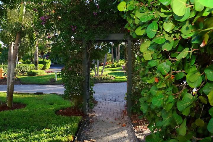 Vacation rental for 4 people, with hot tub in Gasparilla Island