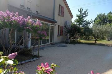 Location de vacances pour 6 personnes, avec terrasse et jardin à Lablachère