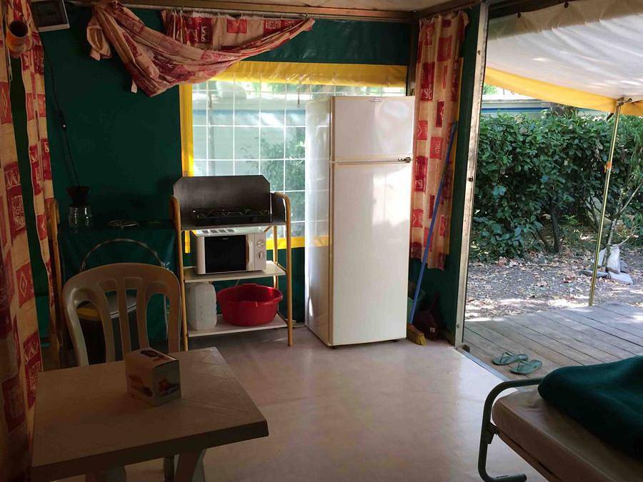 Camping Les Gorges de l'Herault - Bungalow toilé 5 personnes in Sumène, Parc national des Cévennes