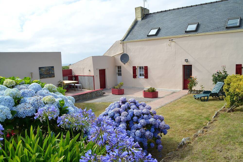 Maison traditionnelle Ouessantine in Ouessant, Région de Brest