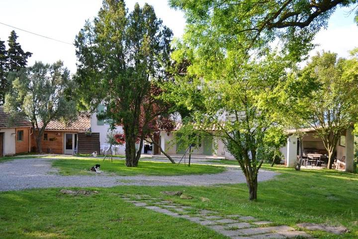 Location de vacances pour 12 personnes, avec jardin ainsi que balcon et piscine à Laurac - 2