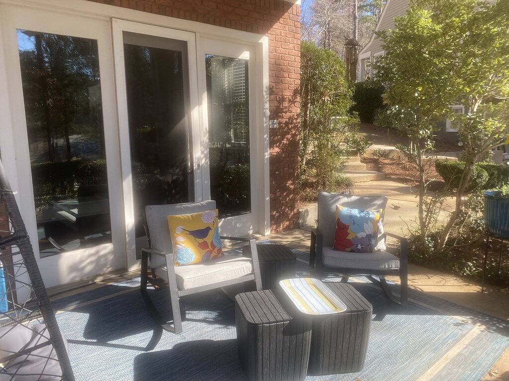 Ganze Wohnung, Lakefront Getaway \"Right There\" on the water in Reynolds community 2 bed/2 bath in Lake Oconee