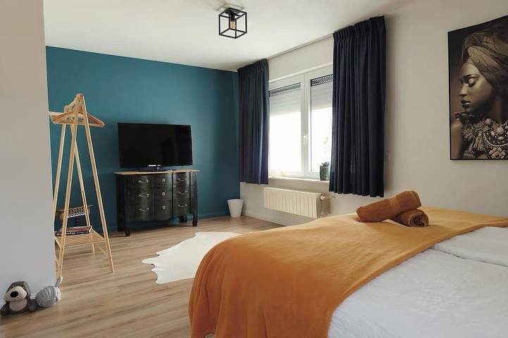 Maison de Marcel - Grande maison familiale avec 4 places de parking gratuites à proximité du centre-ville in Bruges, Flandre-Occidentale