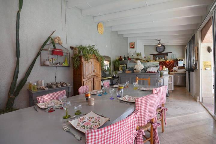Location de vacances pour 2 personnes, avec jardin ainsi que jacuzzi et piscine, animaux acceptés dans Parc naturel régional du Mont-Ventoux - 2