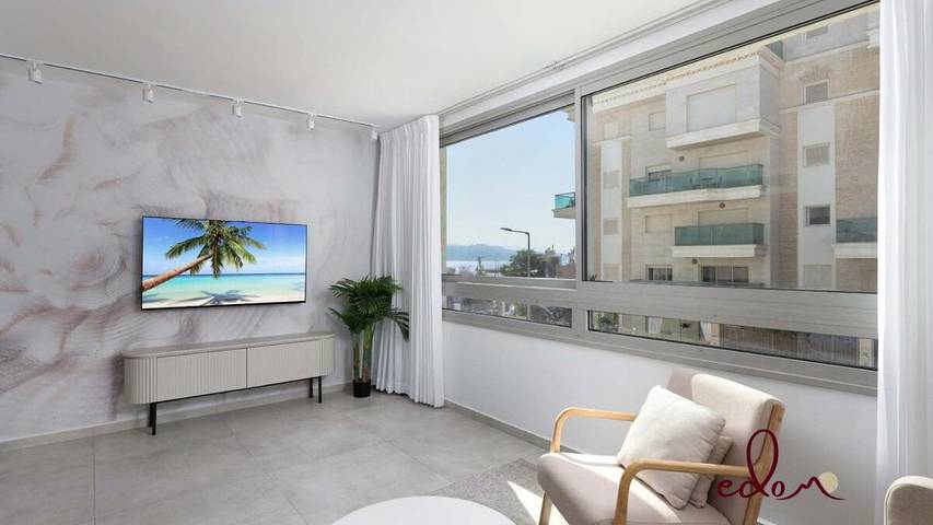 Ferienwohnung für 5 Personen, mit Terrasse und Ausblick sowie Kinderpool und Pool - 1