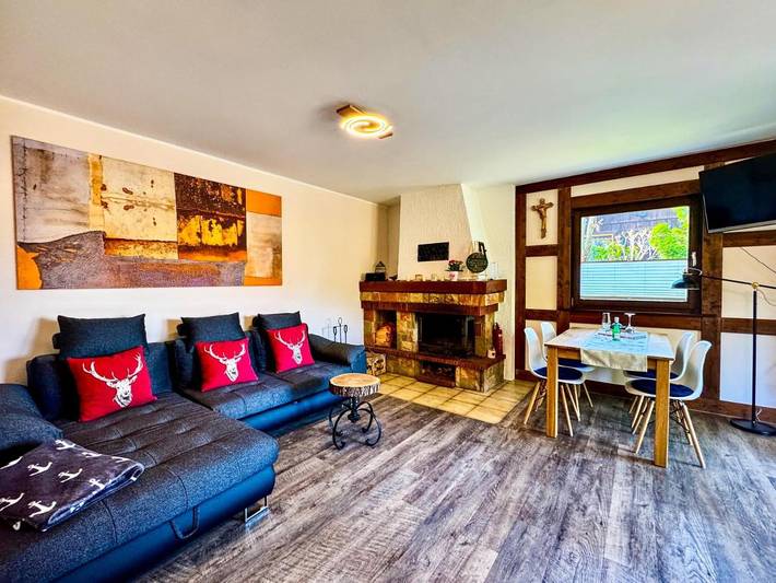 Chalet für 4 Personen, mit Terrasse und Garten sowie Ausblick