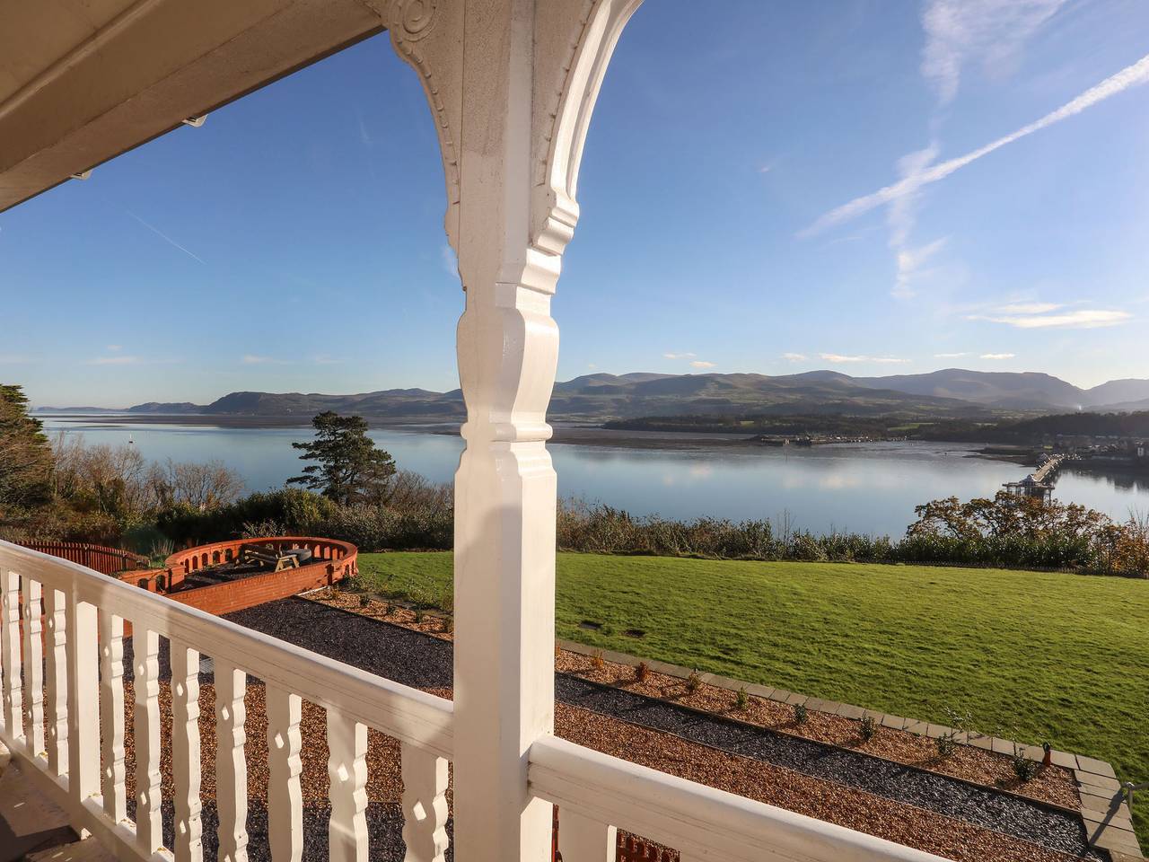 Entire apartment, Bryn Mel Manor Straits View in Isle of Anglesey