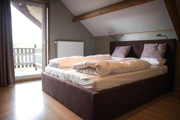 Location de vacances pour 15 personnes, avec sauna ainsi que vue et jardin, animaux acceptés dans Wibrin - 4