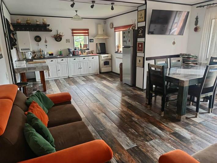 Gîte pour 4 personnes, avec jardin et vue, animaux acceptés à Sinaia