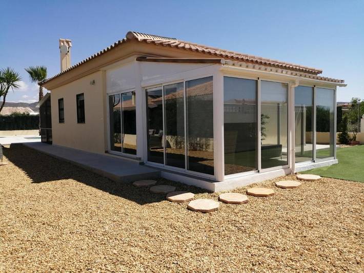 Casa rural para 4 personas, con terraza además de jardín y piscina en Arboleas