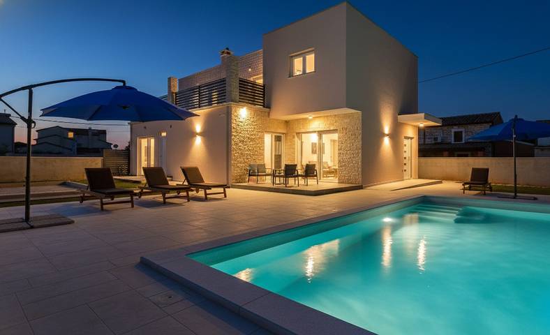 Ferienhaus für 10 Personen, mit Pool und Terrasse, mit Haustier in Sisan - 2