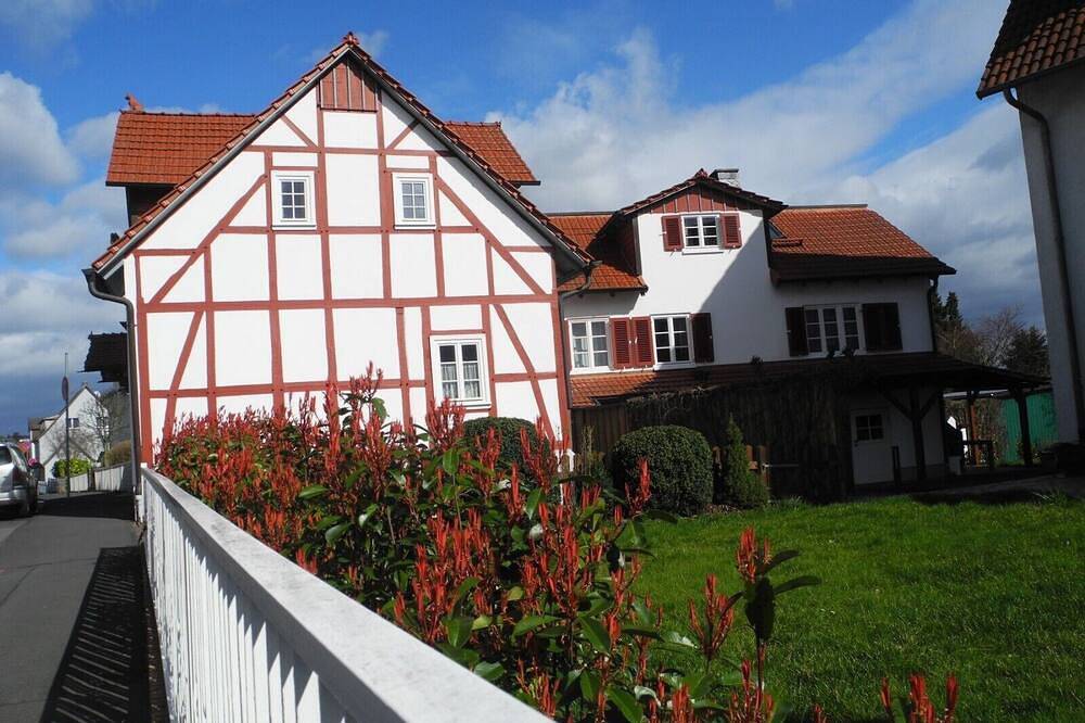 Geheel appartement, Vacation apartment for 5 people in a historic half-timbered house in Harleshausen, Kassel