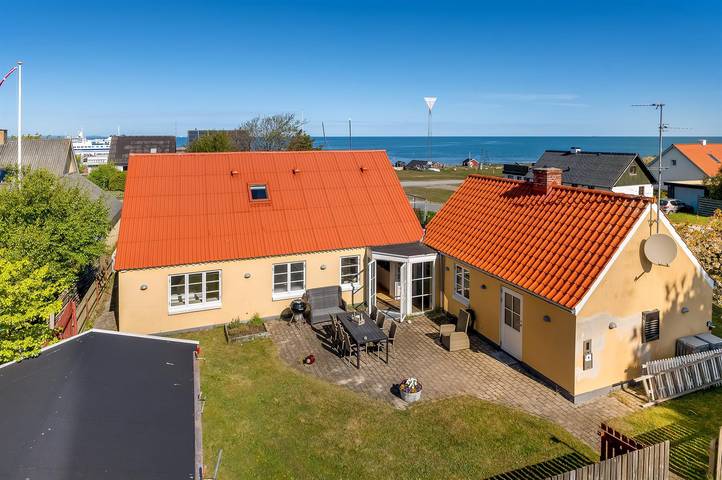 Ferienhaus mit Meerblick für 5 Personen, mit Balkon und Whirlpool auf Læsø