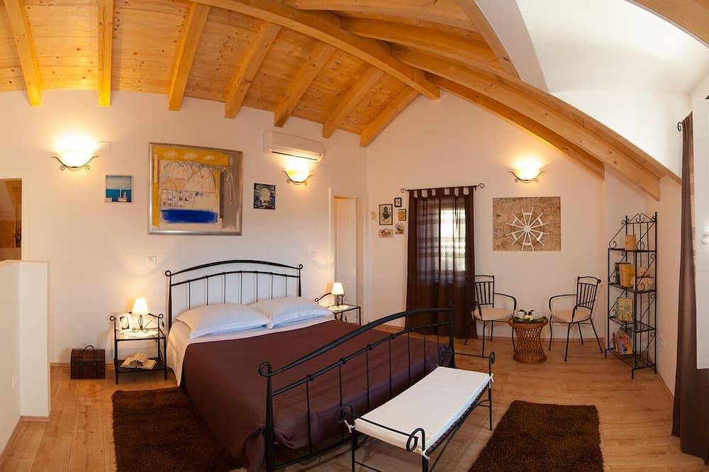 Neu Renovierte 100 Jahre Alte Steinvilla Mit Beheiztem Pool Villa Nikola Solta in Grohote, Solta