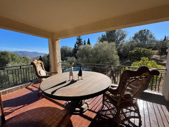 Location de vacances pour 10 personnes, avec vue ainsi que piscine et jardin à Garriguella - 3