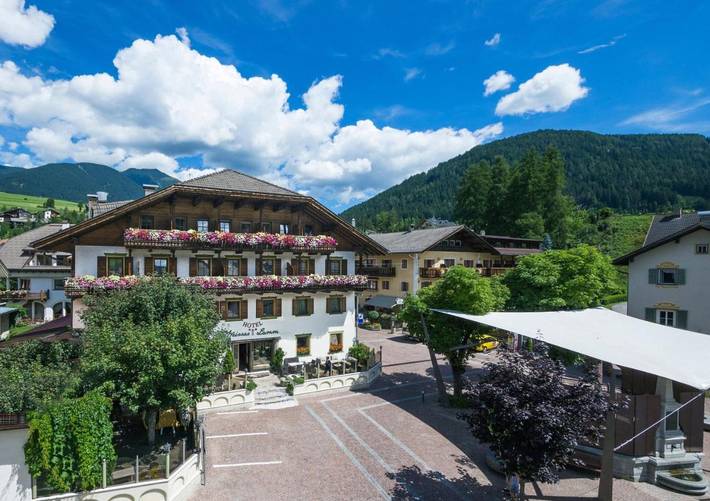 Hotel für 5 Personen, mit Terrasse und Whirlpool sowie Garten und Sauna in Welsberg-Taisten