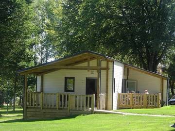 Chalet pour 2 personnes, avec sauna et bassin pour enfant en Bretagne