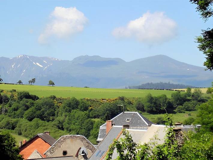 Gîte pour 15 personnes, avec jardin, animaux acceptés dans le Puy-de-Dôme - 2