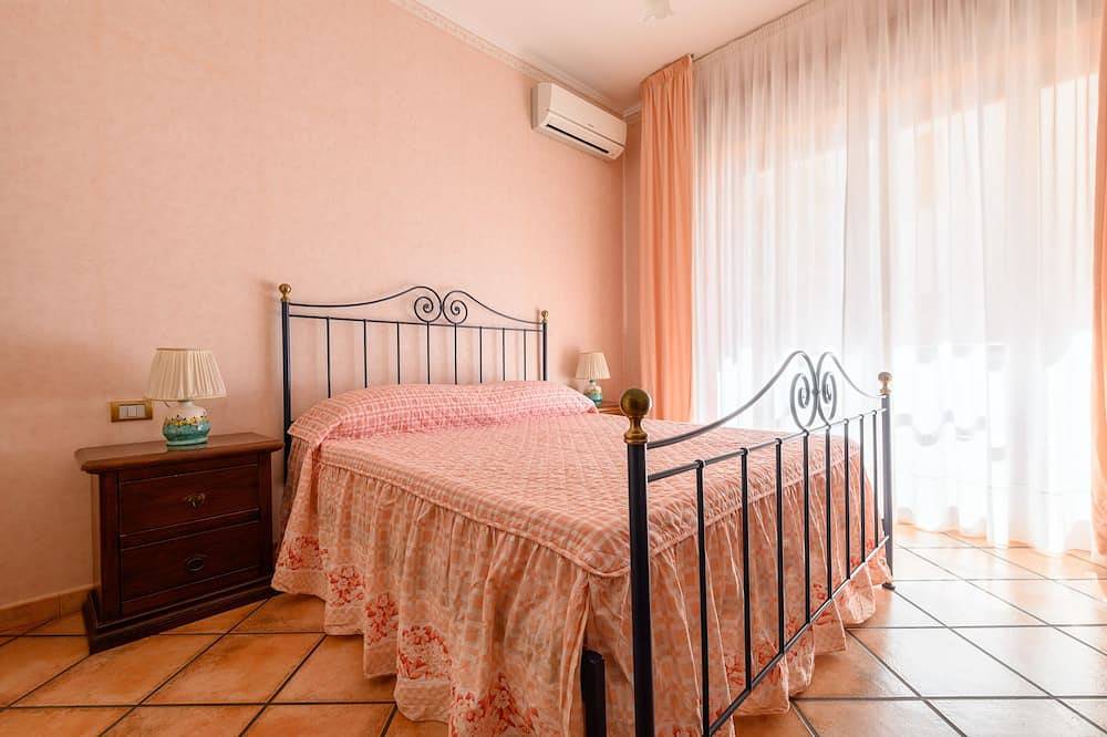 Appartement entier, Appartement-Standard-Salle de bain privée-Vue sur Mer de côté-Casa Carolina M... in Maiori, Côte Amalfitaine
