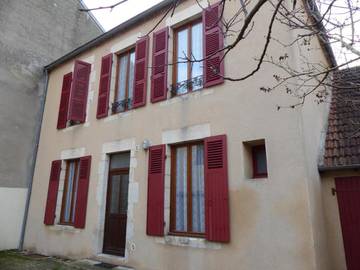 Gîte pour 8 personnes, avec jardin dans Saint-Germain-des-Fossés