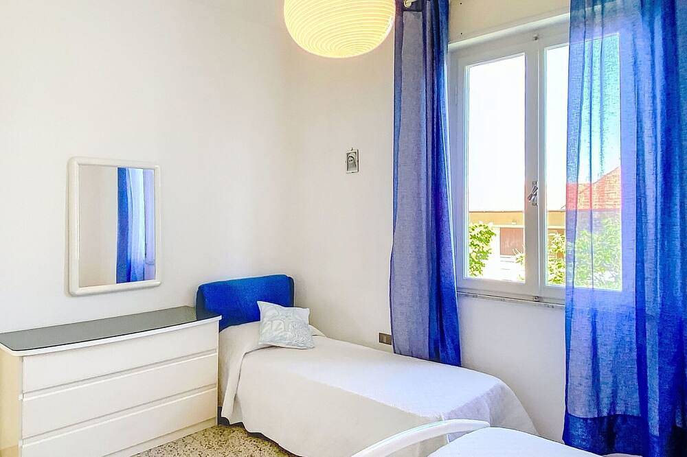 Entire apartment, Lovely apartment for 6 guests with Wifi, Tv, balcony and panoramic view in Castiglioncello, Rosignano Marittimo