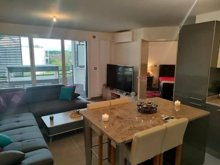 Appartement de vacances pour 4 personnes, avec piscine et sauna ainsi que jacuzzi et jardin