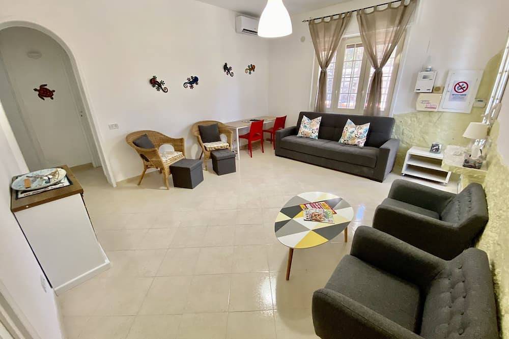 Salento Beach House Sea View & Private Parking! in Pole Pole Beach, Lecce