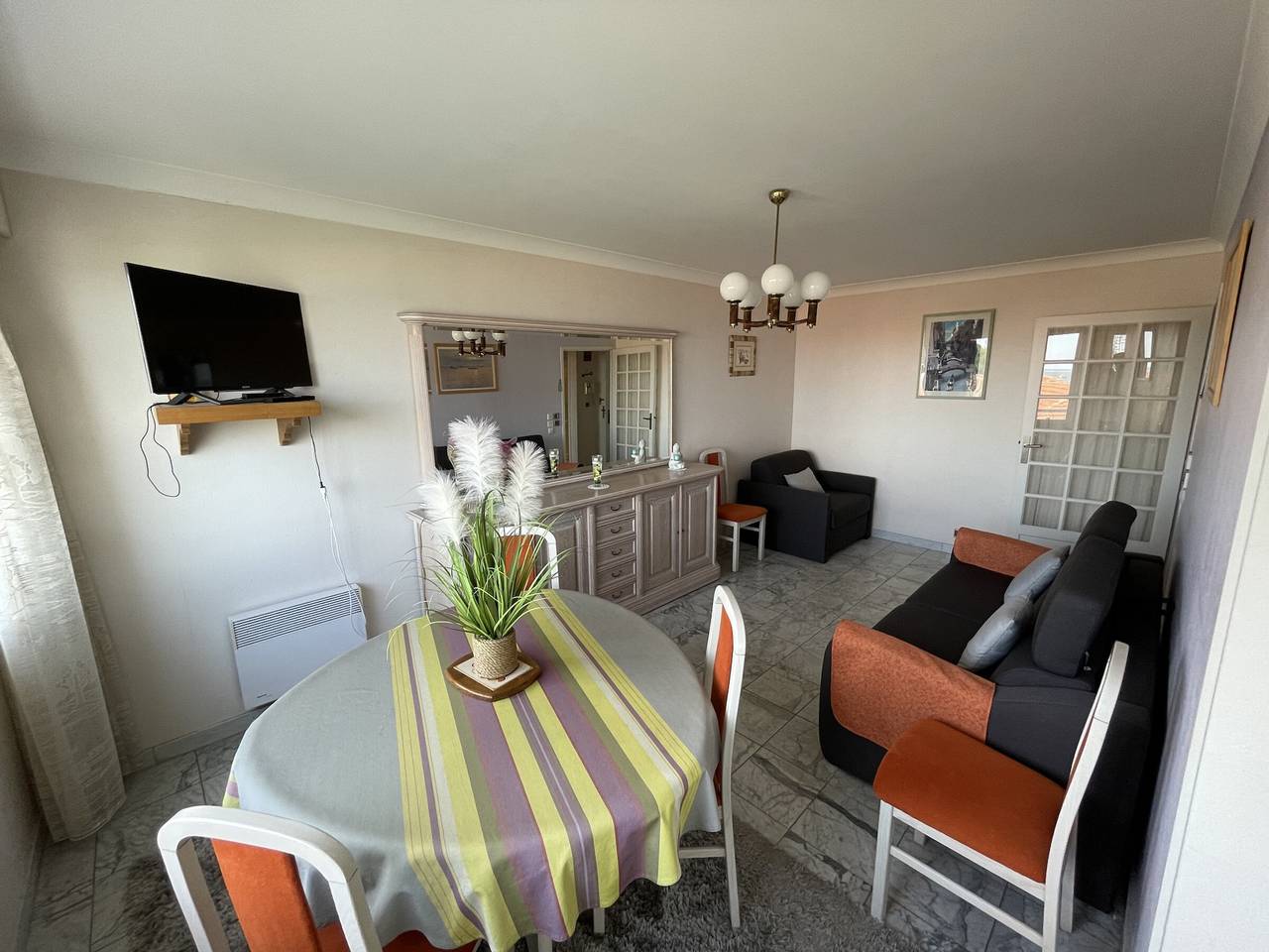 Appartement entier, Bel appartement T2 à deux pas des plages, avec parking et garage in Arcachon, Région d'Arcachon