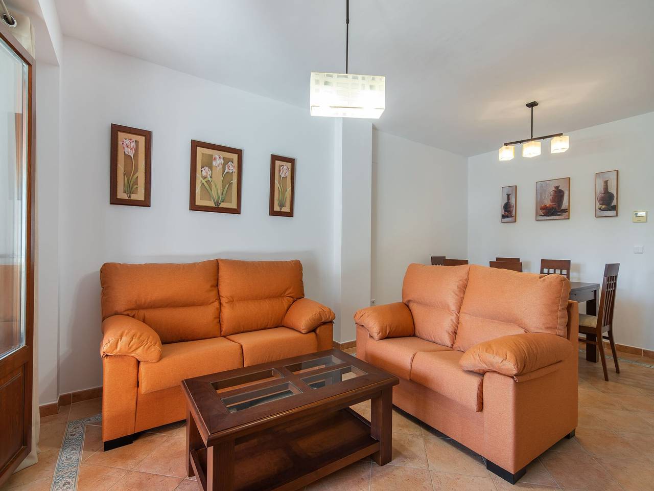 Apartamento inteiro, Apartamento de férias para 5 pessoas com jardim in Urbanizacion Costa Esuri, Ayamonte