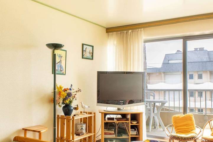 Ganze Wohnung, Sea-view apartment with terraces in Erquy | 3 guests | in Caroual, Erquy