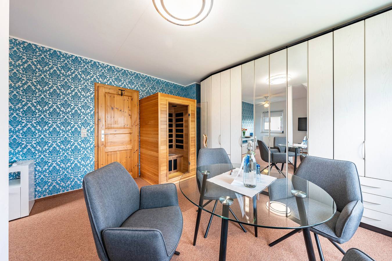 Entire apartment, Apartment 'Fewo Energiepunkt Am Planitzwald' with Private Terrace, Private Garden and Wi-Fi in Bennewitz, Leipzig region